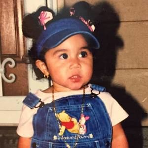 Meet your Posher, Dania